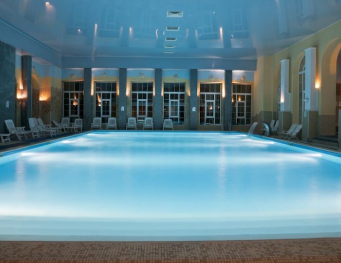 Крытый бассейн - Отель Foresta Festival Park / Фореста Фестиваль Парк